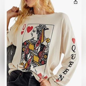 Women’s Queen Band Long sleeve light sweatshirt. Size medium